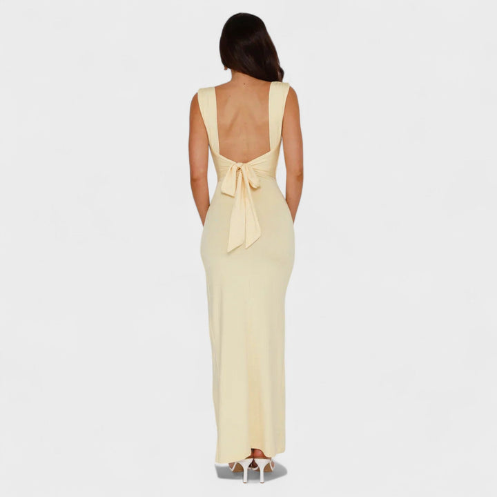 Sarella – Vestido Largo con Espalda Abierta y Lazo