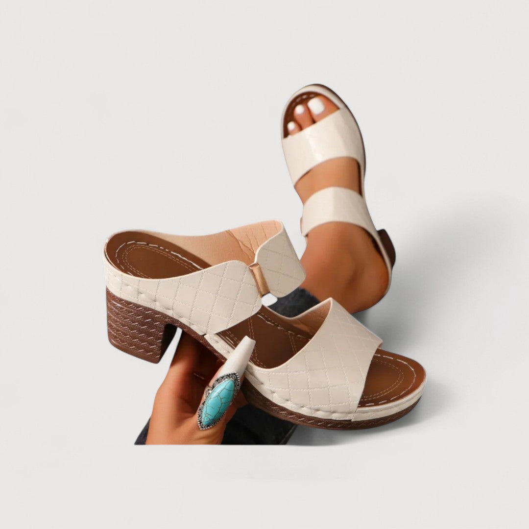 LESSA | SANDALIAS CON TACÓN BLOQUE