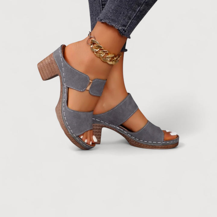 LESSA | SANDALIAS CON TACÓN BLOQUE