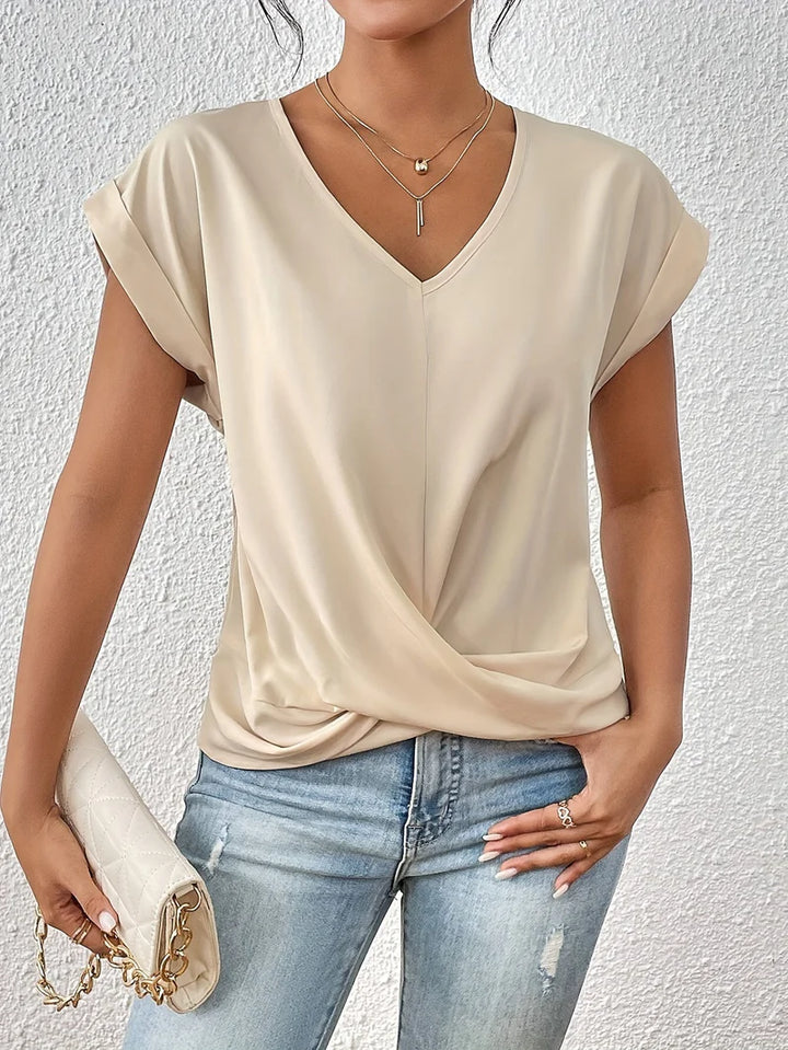 SOFÍA | CAMISETA CASUAL CON ESCOTE CORAZÓN